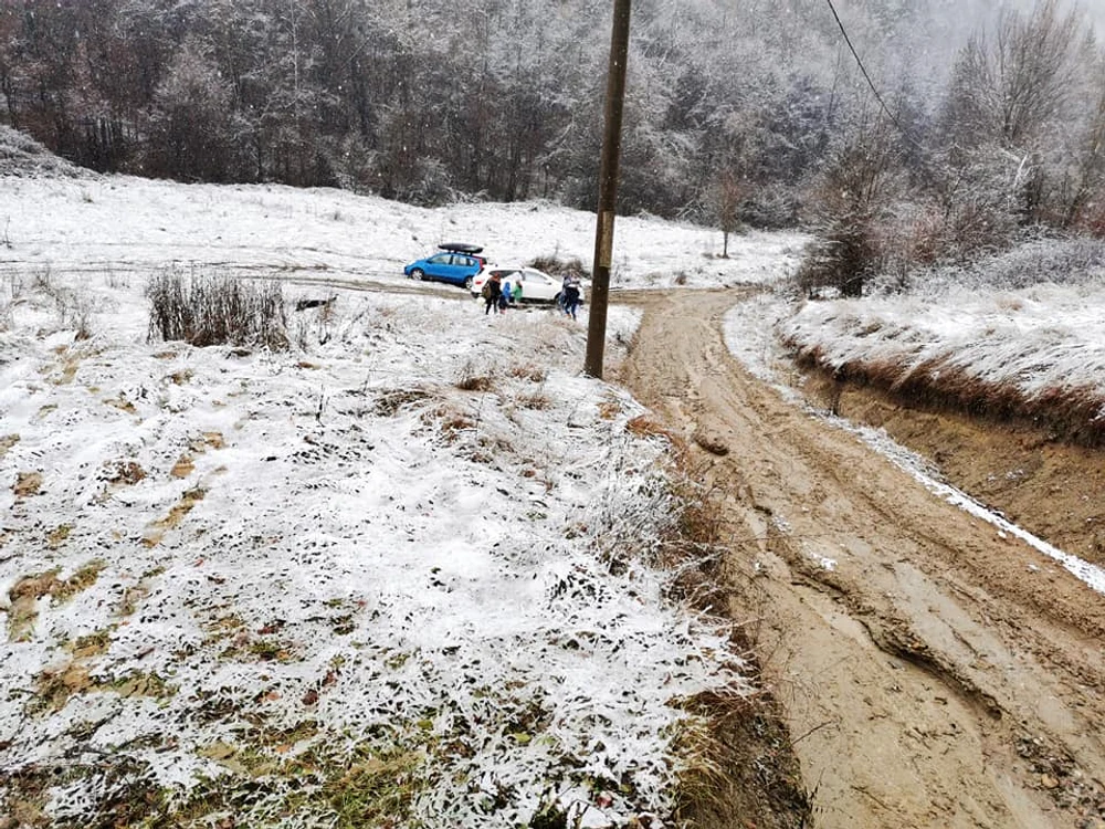 
    Aşa arată drumurile  de coşmar din  satul Tulei – Câmpeni   