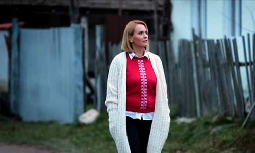 Andreea Esca casa la tara 1 jpeg