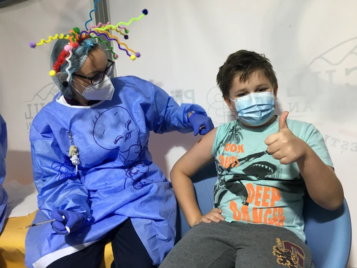 Vladimir (10 ani) nu a zis nici „pâs” când i s-a făcut injecția