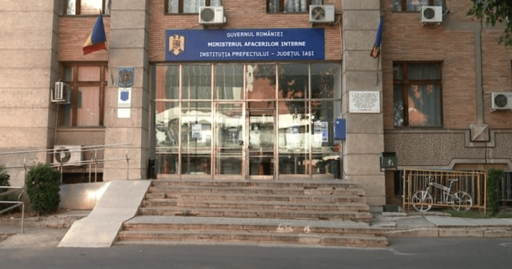 Angajații Prefecturii Iași intră în grevă. „Salariul unui consilier, de 9.400 lei lunar, este incredibil“