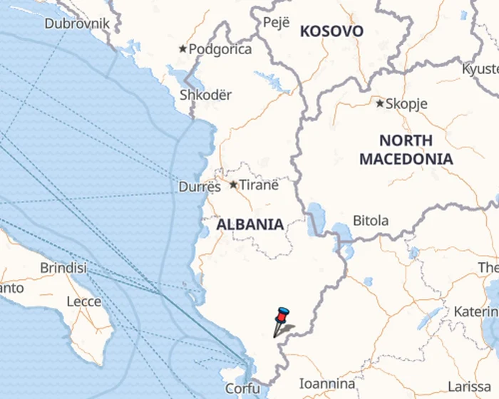 În prezent, satul Labovë e Poshtme este în Albania (© Poshtme Map is CC-BY_SA 2.0 OpenStreetMap)