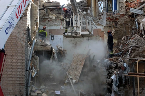 Cladire distrusa de bombardamente in Harkov FOTO Profimedia 