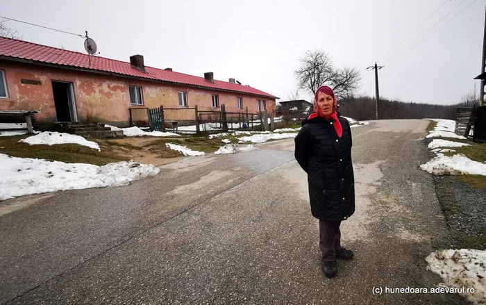 Nuța, una dintre locatarele din colonie. Foto: Daniel Guță