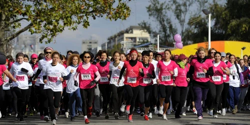 la „Crosul roz împotriva cancerului de sân” FOTO: Asociaţia Casiopeea 