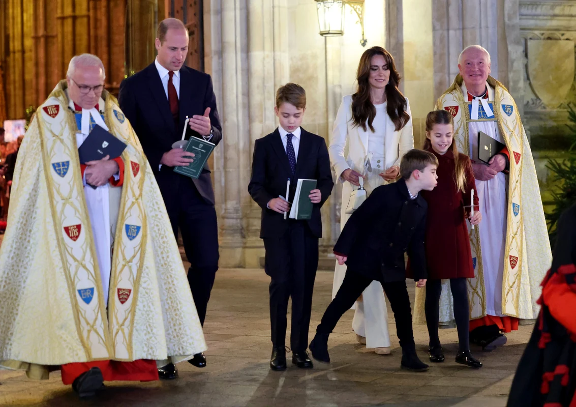 Prințul Louis a fost în centrul atenției la concertul de Crăciun al lui Kate Middleton