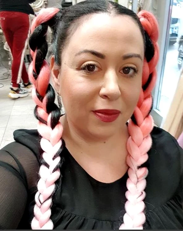 Oana Roman, schimbare de look pentru concertul Deliei 