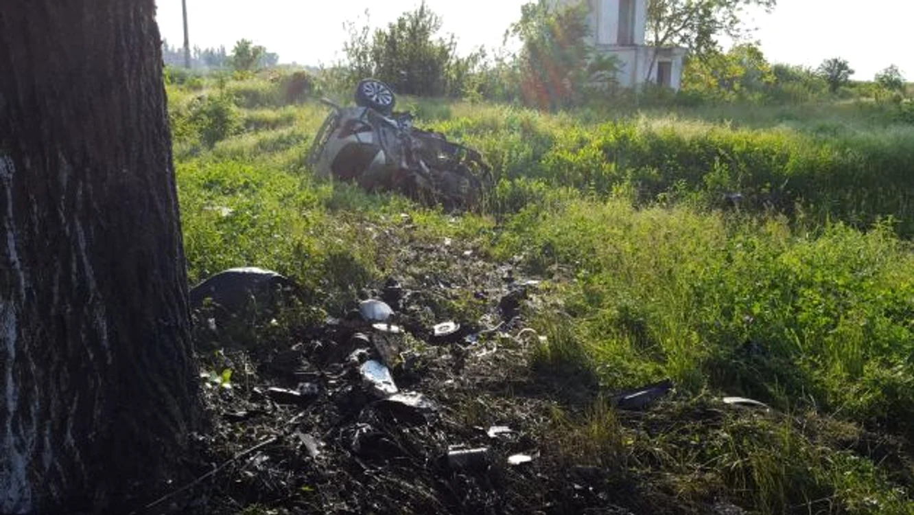 Dan Condrea a intrat cu mașina într-un copac și a murit 