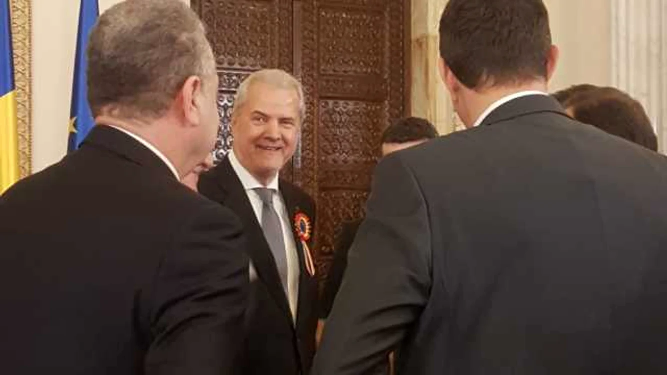 Adrian Năstase a acceptat pentru prima dată să vină la recepţia de la Palatul Cotroceni. FOTO Sebastian Zachmann