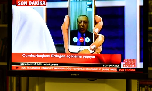 Erdogan a vorbit cu presa prin FaceTime jpeg