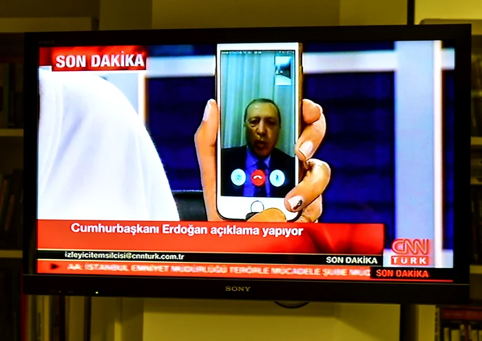 Erdogan a vorbit cu presa prin FaceTime