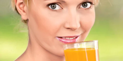Orice suc natural poate fi amestecat cu câteva picături de sirop de cătină