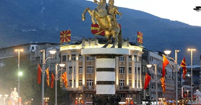 Statuia lui Alexandru cel Mare din Skopje, strategic intitulată "Călărețul", are o înălțime de 40 de metri.