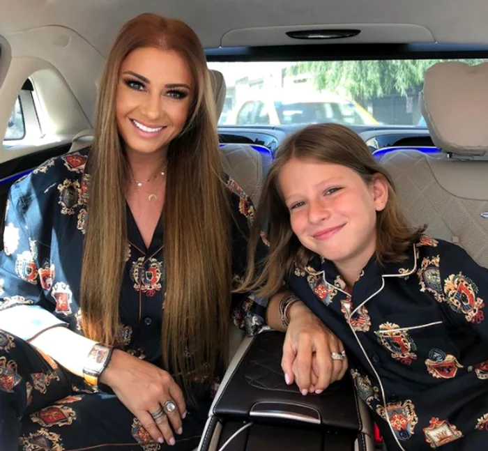 Anamaria Prodan spune că fiul ei nu-și prea mai vede tatăl în ultima perioadăFoto: Instagram