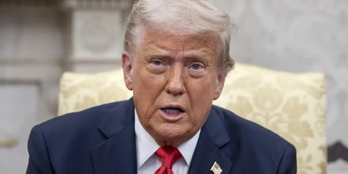 Donald Trump Bioul Oval FOTO PRODIMEDIA jpg