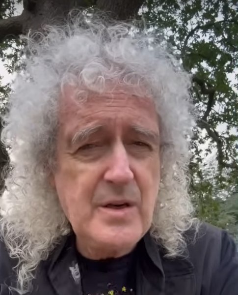 Brian May, chitaristul formației Queen, a suferit un atac vascular cerebral care i-a paralizat mâna stângă. „A fost un pic înfricoșător” 
