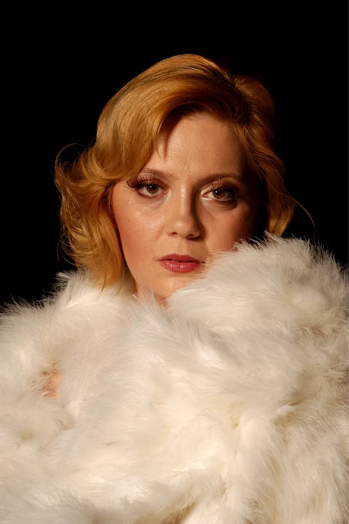 
    Emilia Popescu a divorţat după 15 ani de căsnicie  