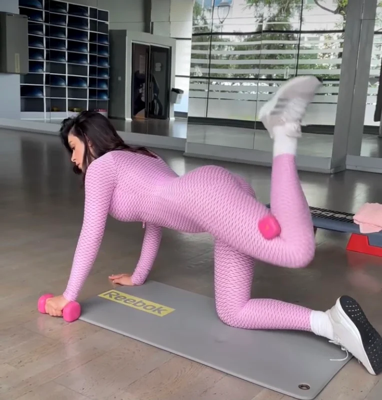 Natalia Mateuț merge la sală regulat și ridică greutăț foto: Instagram 
