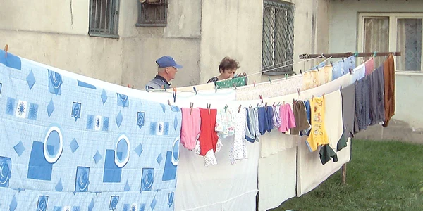 Fără zarzavaturi şi rufe în spatele blocului