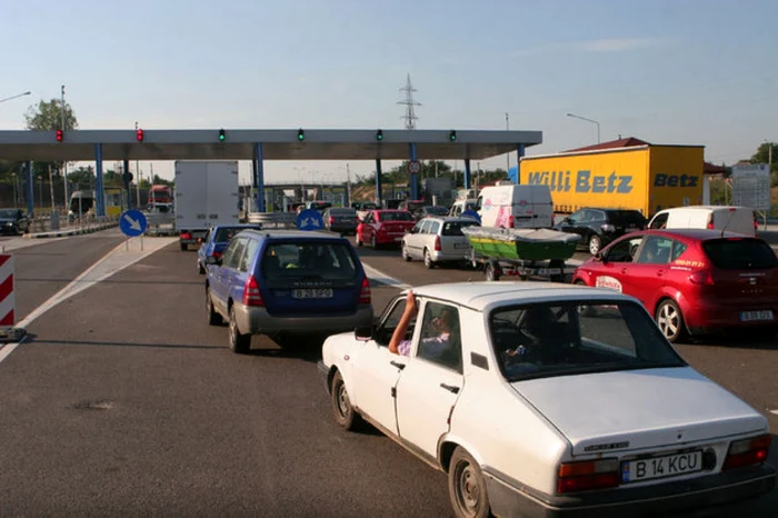 Traficul greu restricţionat în această seară pe podul Giurgiu-Ruse ca urmare a creşterii debitului Dunării    FOTO Adevărul