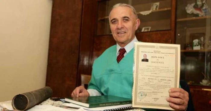 Viorel Bratiloveanu şi-a împlinit visul de a absolvi Medicina, la anii pensiei