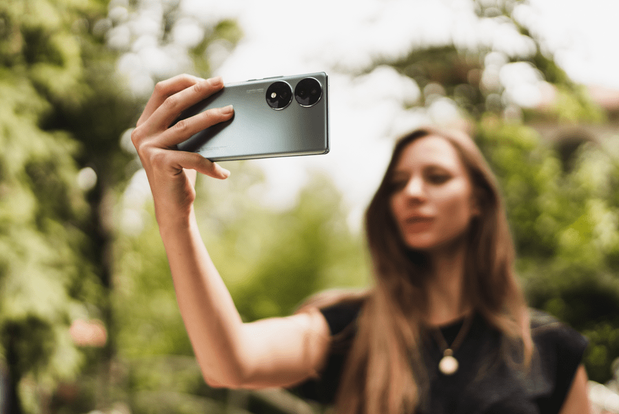 Honor 70, camere cu o perspectivă uimitoare, calitate video inovatoare și un senzor de ultimă generație Sony IMX800
