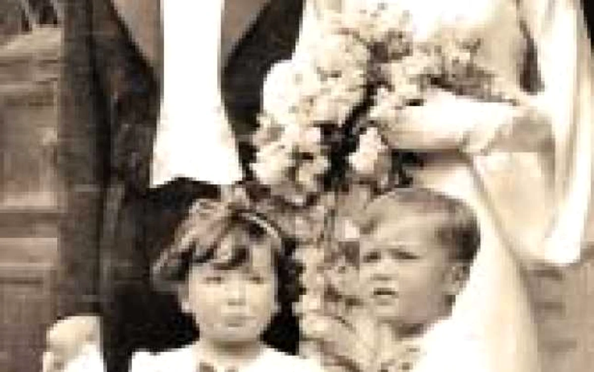 În 1937 cu France Henriette Marie Gaillet