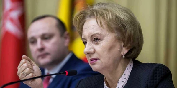 Zinaida Greceanii privesc.eu