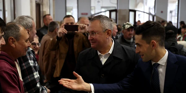 Nicolae Ciucă prezent la inaugurarea pieței din Șimleu Silvanei Foto Facebook Nicolae Ciucă jpg