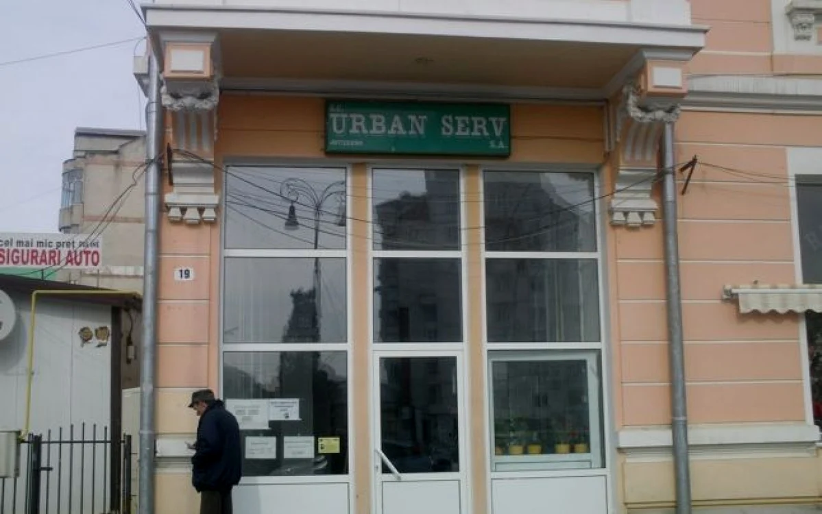 Peste 200 de tineri vor sa lucreze pentru societatea de salubrizare FOTO Adevarul