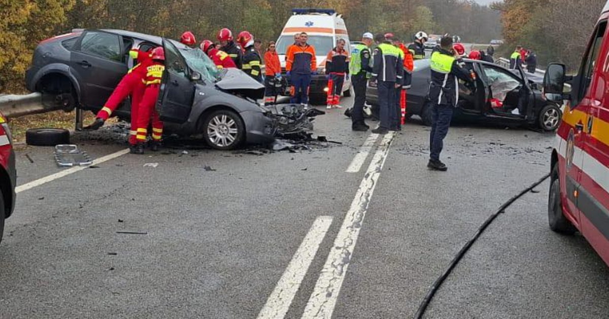 Doi morţi şi un rănit în urma unui accident în Dolj. Unul din șoferi se afla pe contrasens la momentul impactului