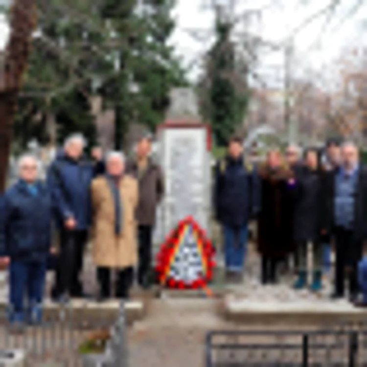 Comemorare la mormântul monumentul tipografilor ucişi la 13 decembrie 1918 Sursa Facebook Patricia Gorla