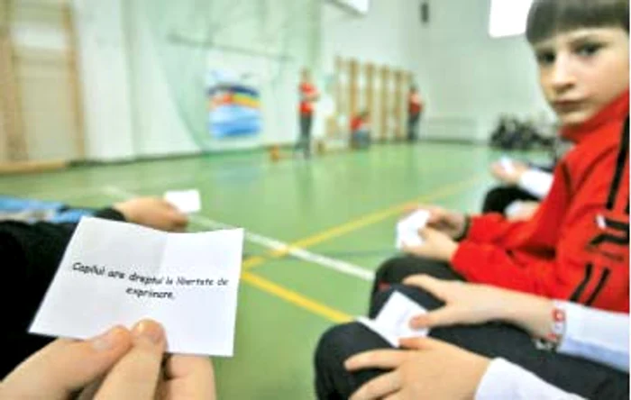 Copiii învaţă despre drepturile lor