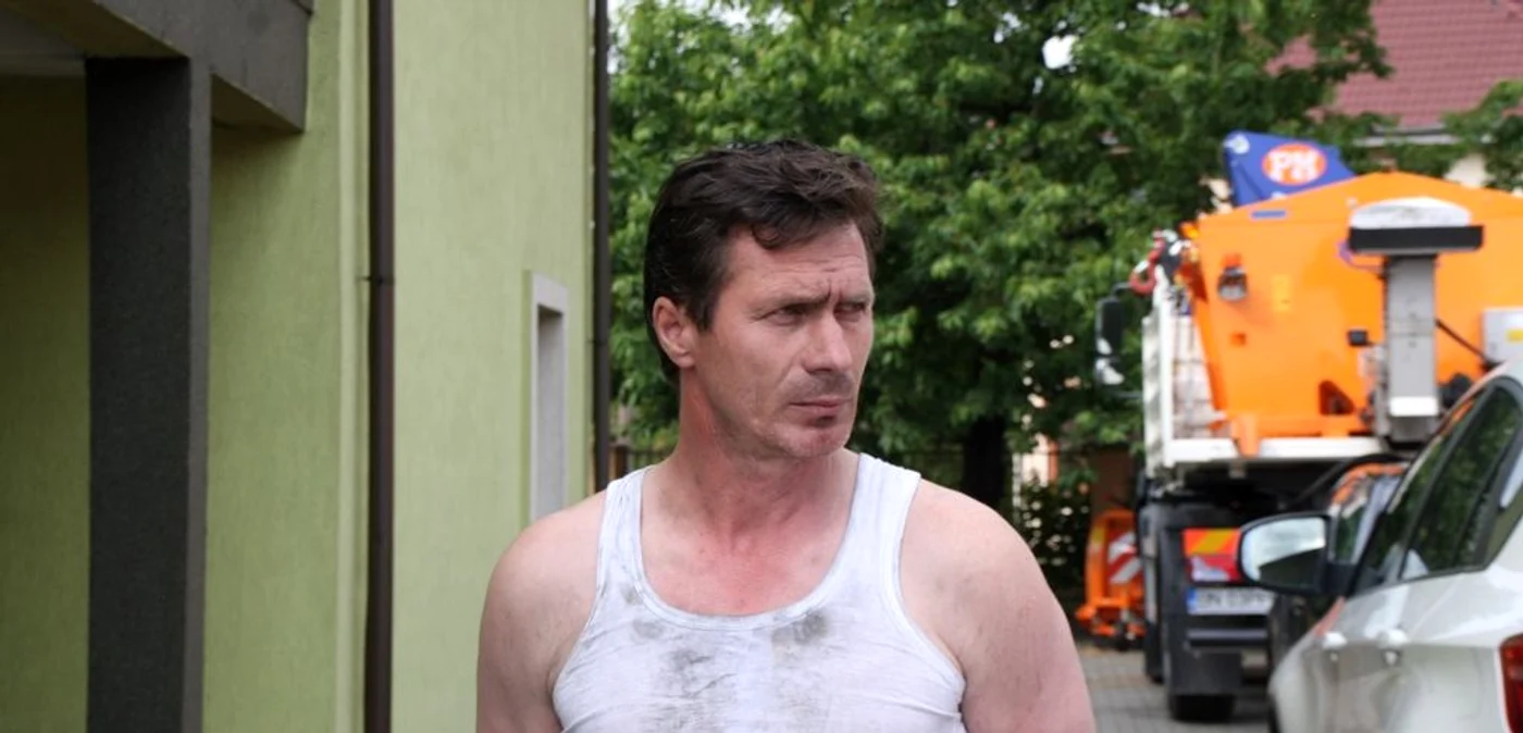 Daniel Resvanţă susţine că primarul Vasile Dologa şi şeful de ocol silvic sunt cei care ar fi pus la cale incendiul şi împuşcăturile FOTO: Bianca Sara