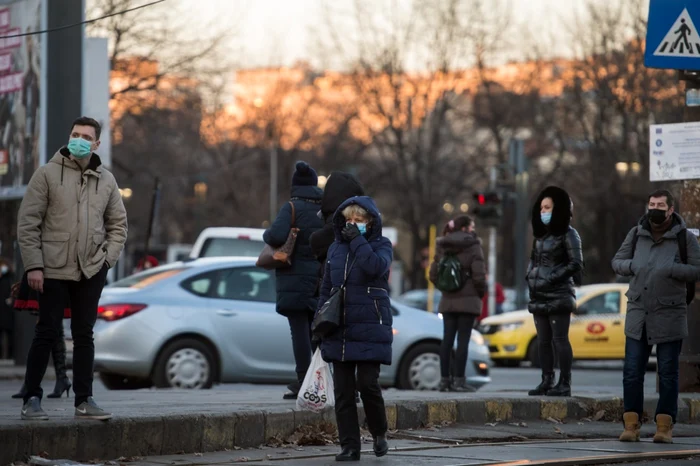 Oamenii au aşteptat aiurea ăn staţii sosirea mijloacelor de transport STB FOTO Mediafax