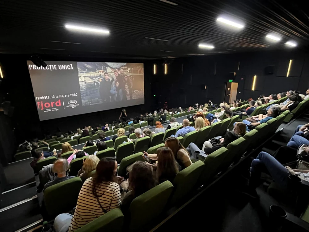 Peste 43.000 de spectatori au văzut simultan filmul „FJORD”. FOTO: Mobra Films