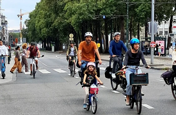 Duminica fără mașini în Brussels - Foto X