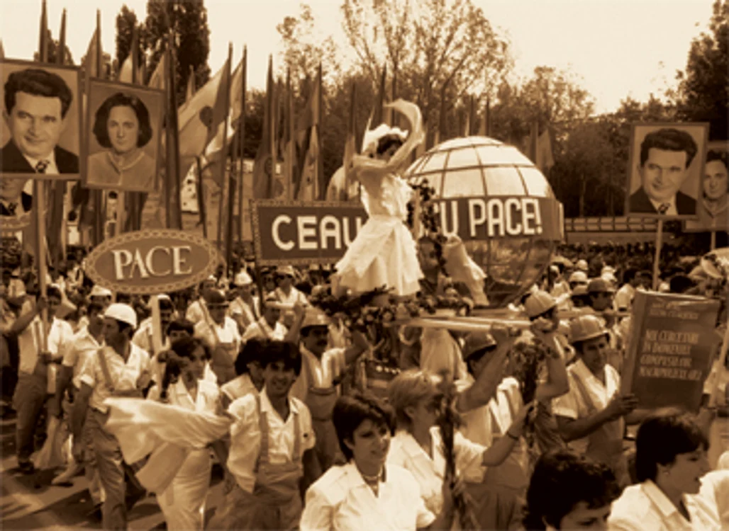 Oltenii lui Ceauşescu au uitat de 23 august