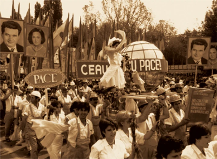 Oltenii lui Ceauşescu au uitat de 23 august
