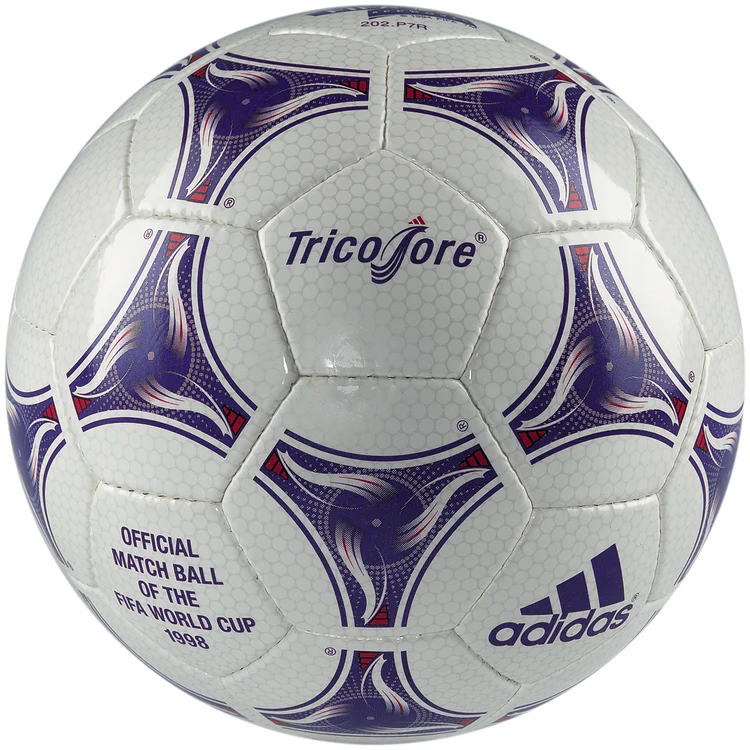 Balonul de la ediția 1998 a fost primul în trei culori (Foto: FFF)