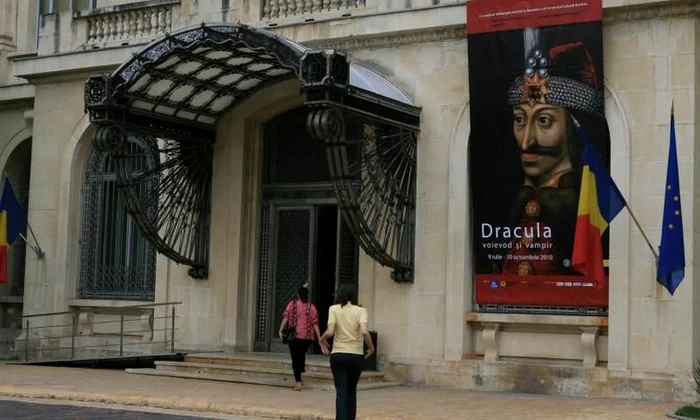 «Dracula   voievod şi vampir», vernisaj la Muzeul de Artă FOTO jpeg