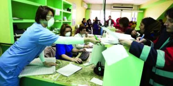Craiova: Asistenta de la Spitalul Judeţean şi cei doi elevi din Filiaşi diagnosticaţi cu virusul A/H1N1 se simt bine