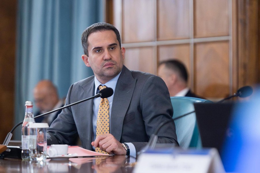 Scuze după scumpirea biletelor la metrou. Ministrul Transporturilor: „Nu am detonat nicio bombă. Ministrul nu conduce Metrorex”