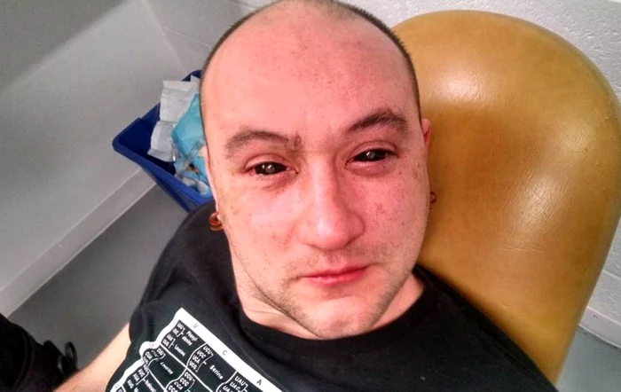 Cercetătorul injectat cu substanţa care i-a oferit vedere cu infraroşu