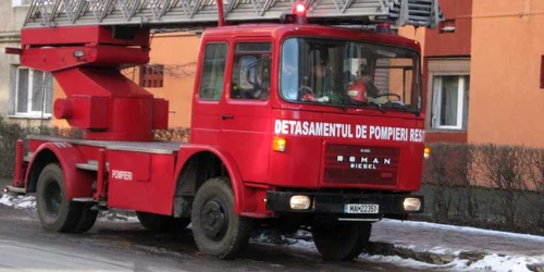 Pompierii cărăşeni au intervenit la Moldova Nouă