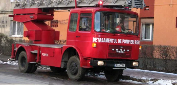 Pompierii cărăşeni au intervenit la Moldova Nouă