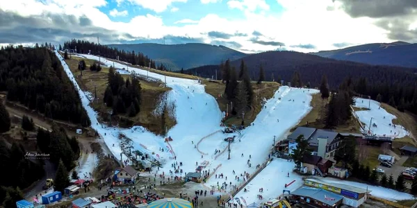 Pârtiile de la Arena Platoș Păltiniș în ziua de Bobotează 2023 Foto Arhiva domeniului schiabil jpg