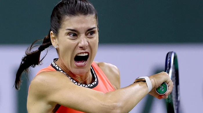 Sorana Cîrstea va trebui să pornească în calificări la următoarele turnee. Foto EPA EFE
