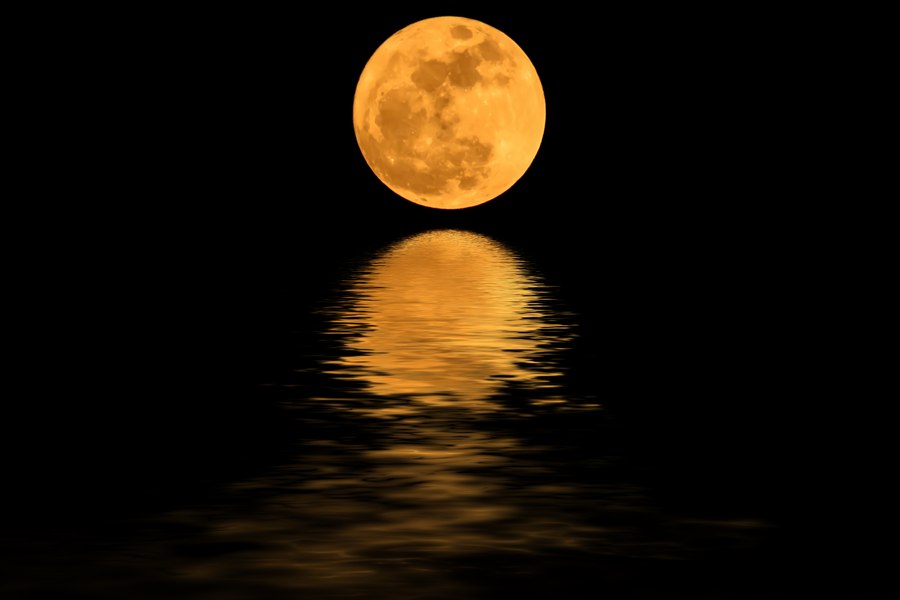 Cel mai strălucitor fenomen al anului: când va lumina cerul superluna din octombrie 