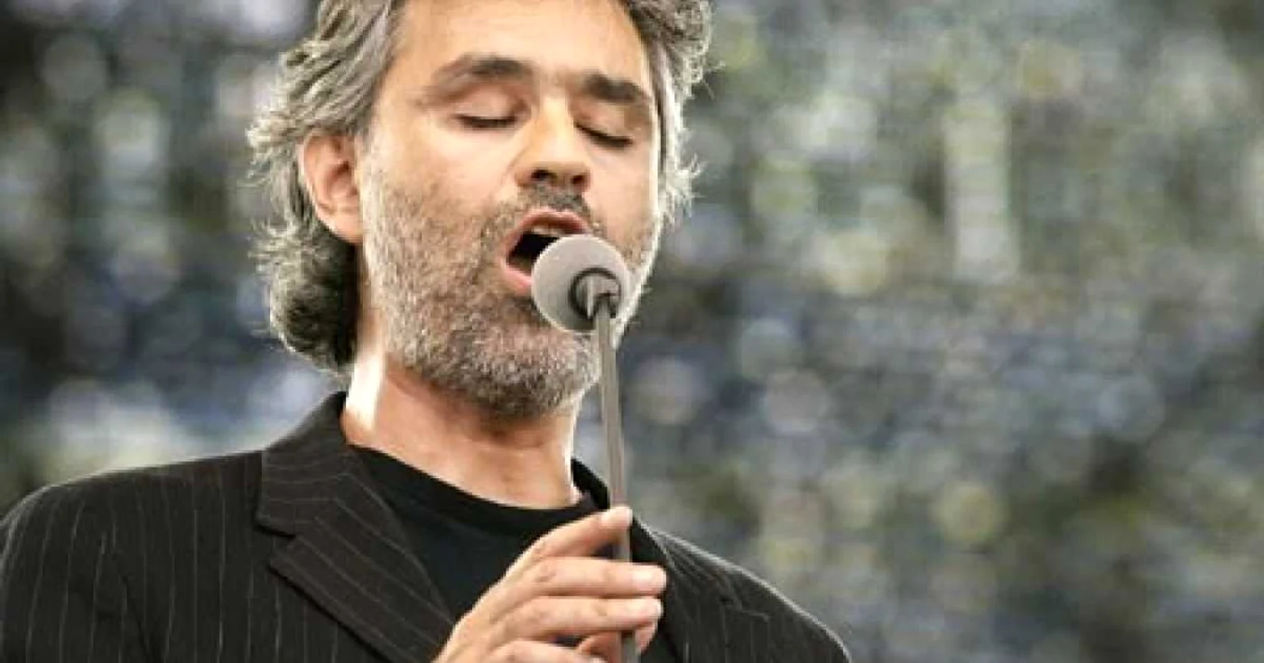 Tenorul italian Andrea Bocelli