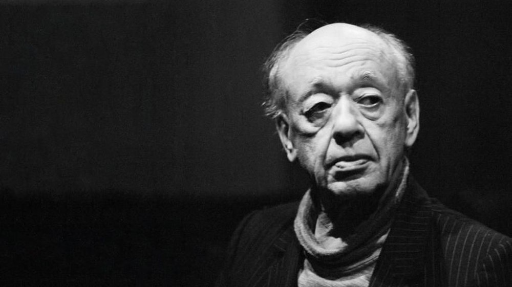 Oficiosul „Glasul Armatei“: „Un oarecare Eugen Ionescu, poet ratat şi dezechilibrat, este condamnat în contumăcie de Curtea Marţială pentru ofensa armatei“
